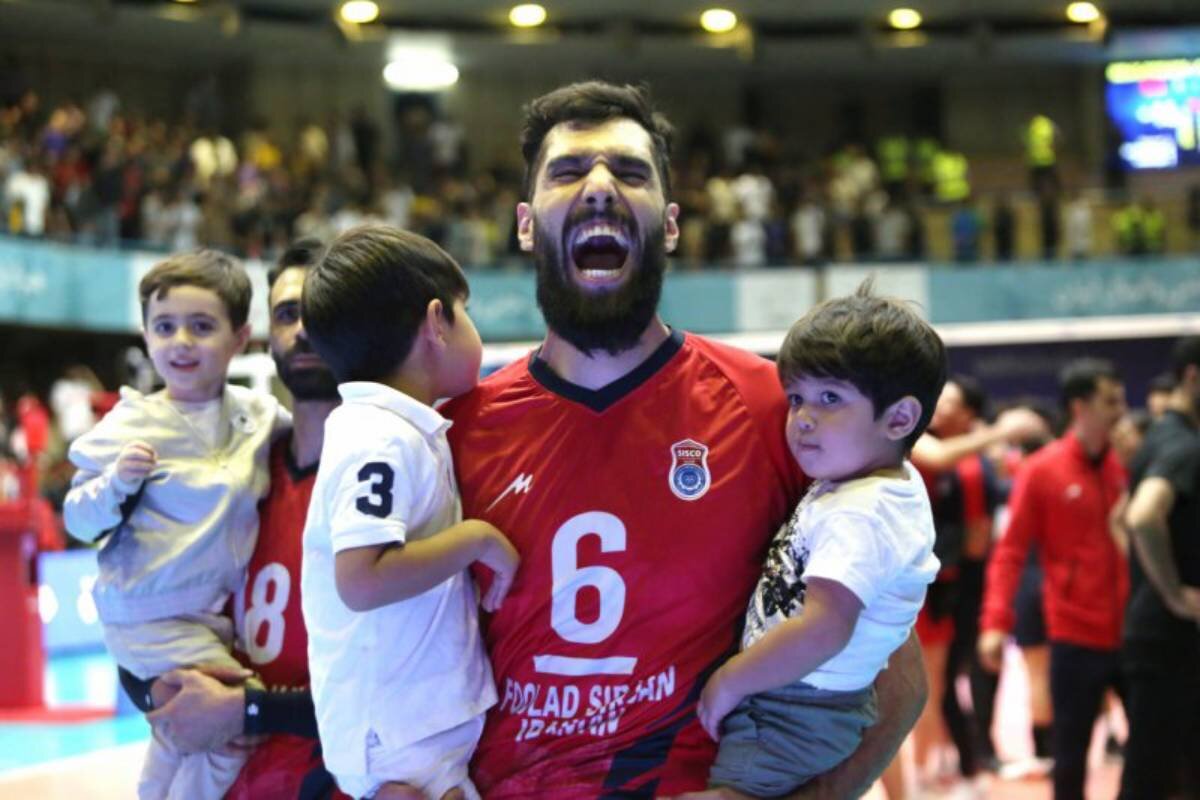 عکس سید محمد موسوی و فرزندانش