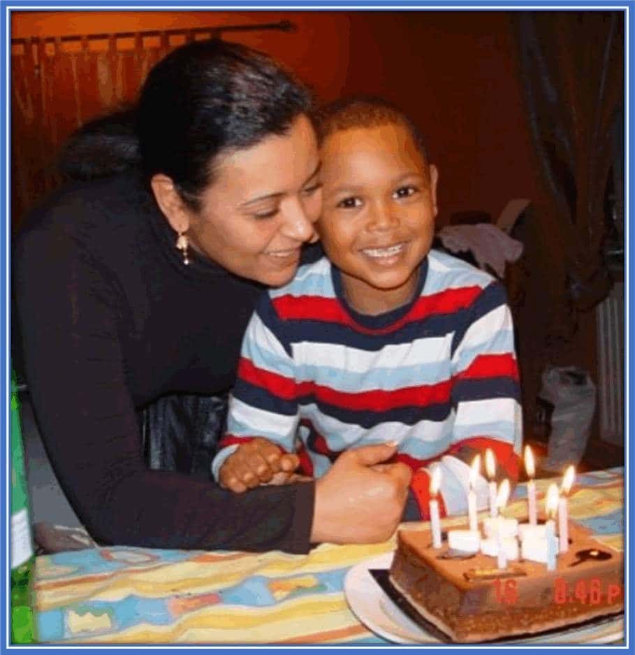 Photo of Luis Openda and her children(مؤنث) 