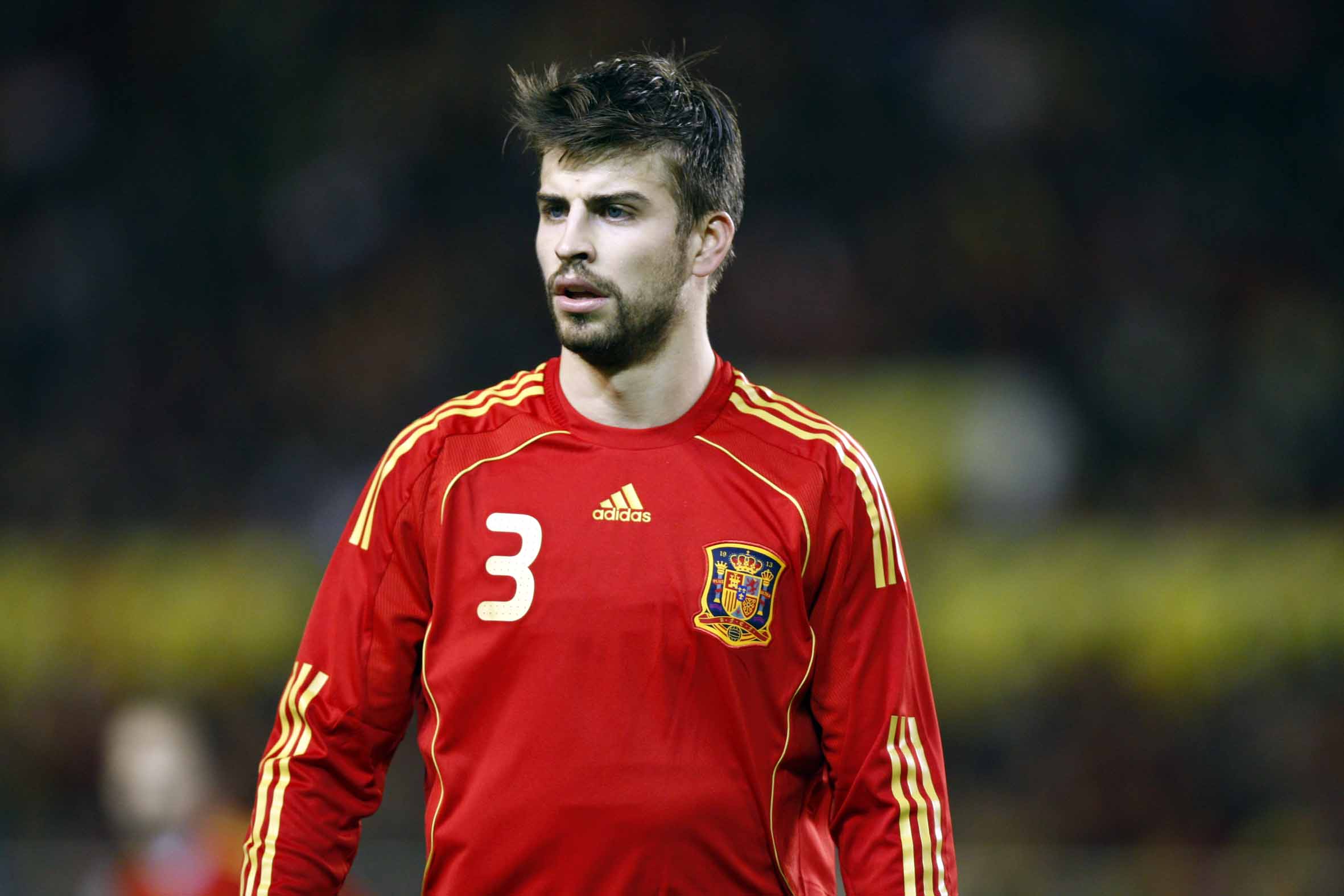 wallpaper for laptop Gerard Piqué