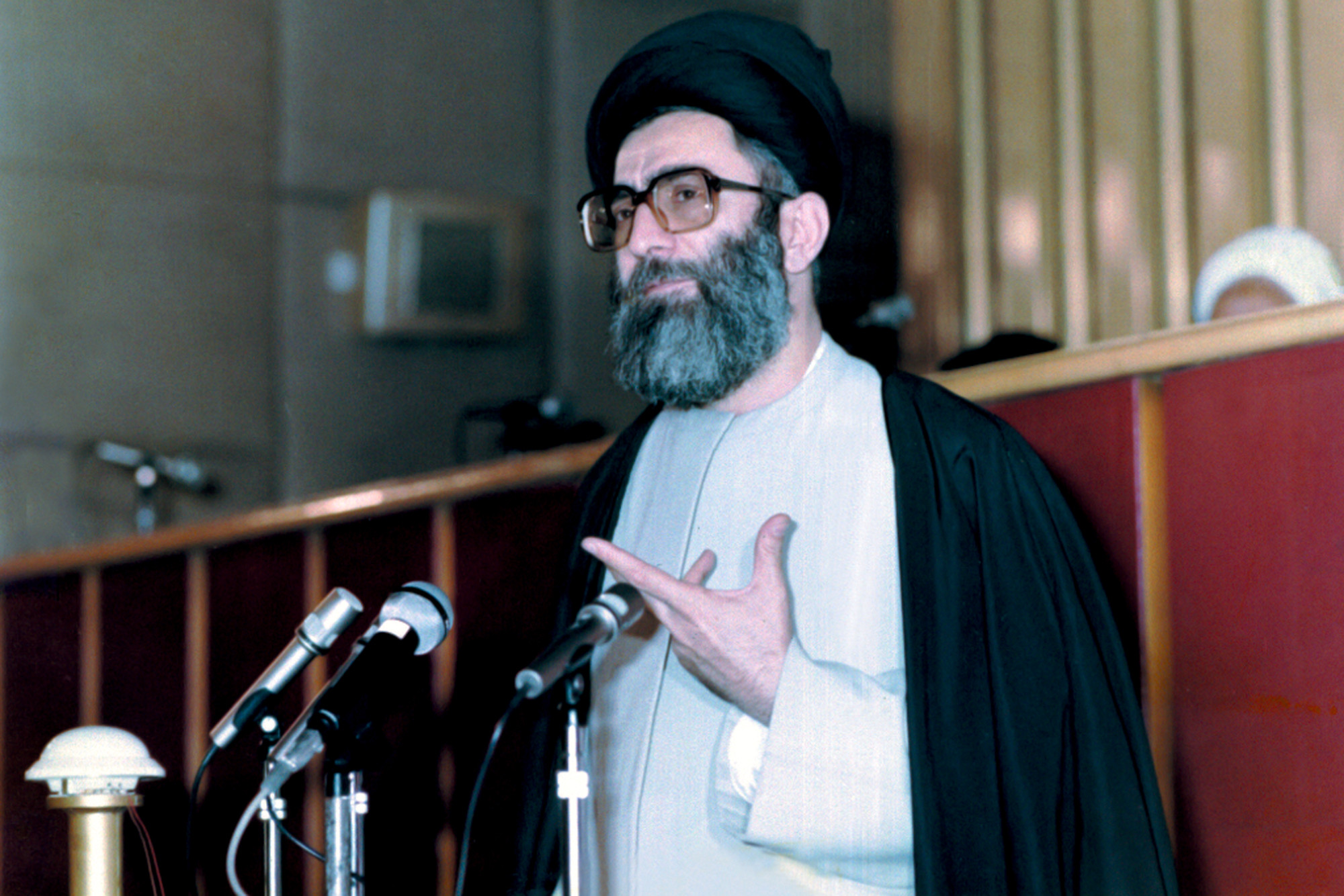 پیروزی انقلاب و سید علی خامنه‌ای
