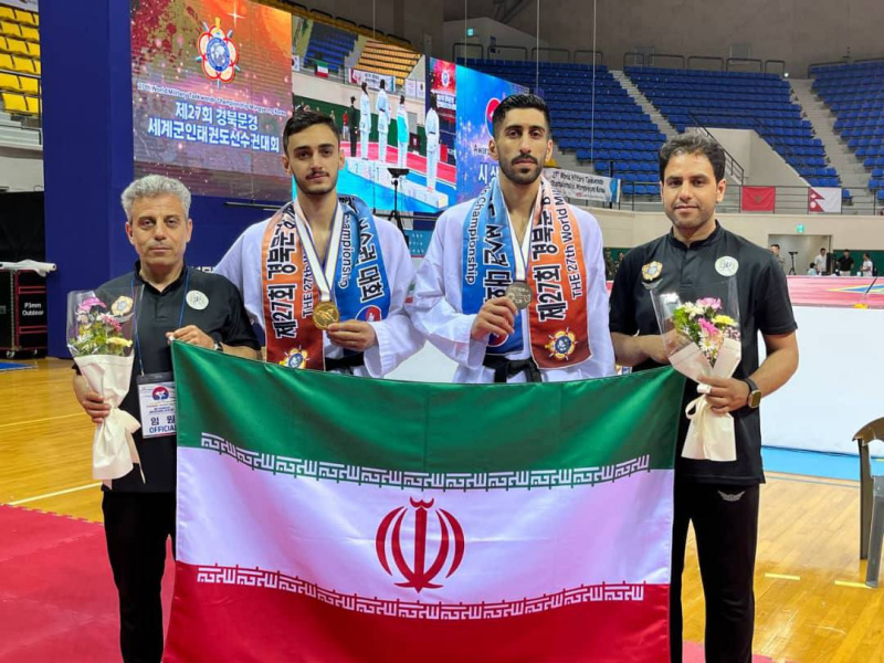 عکس پروفایل امیررضا صادقیان
