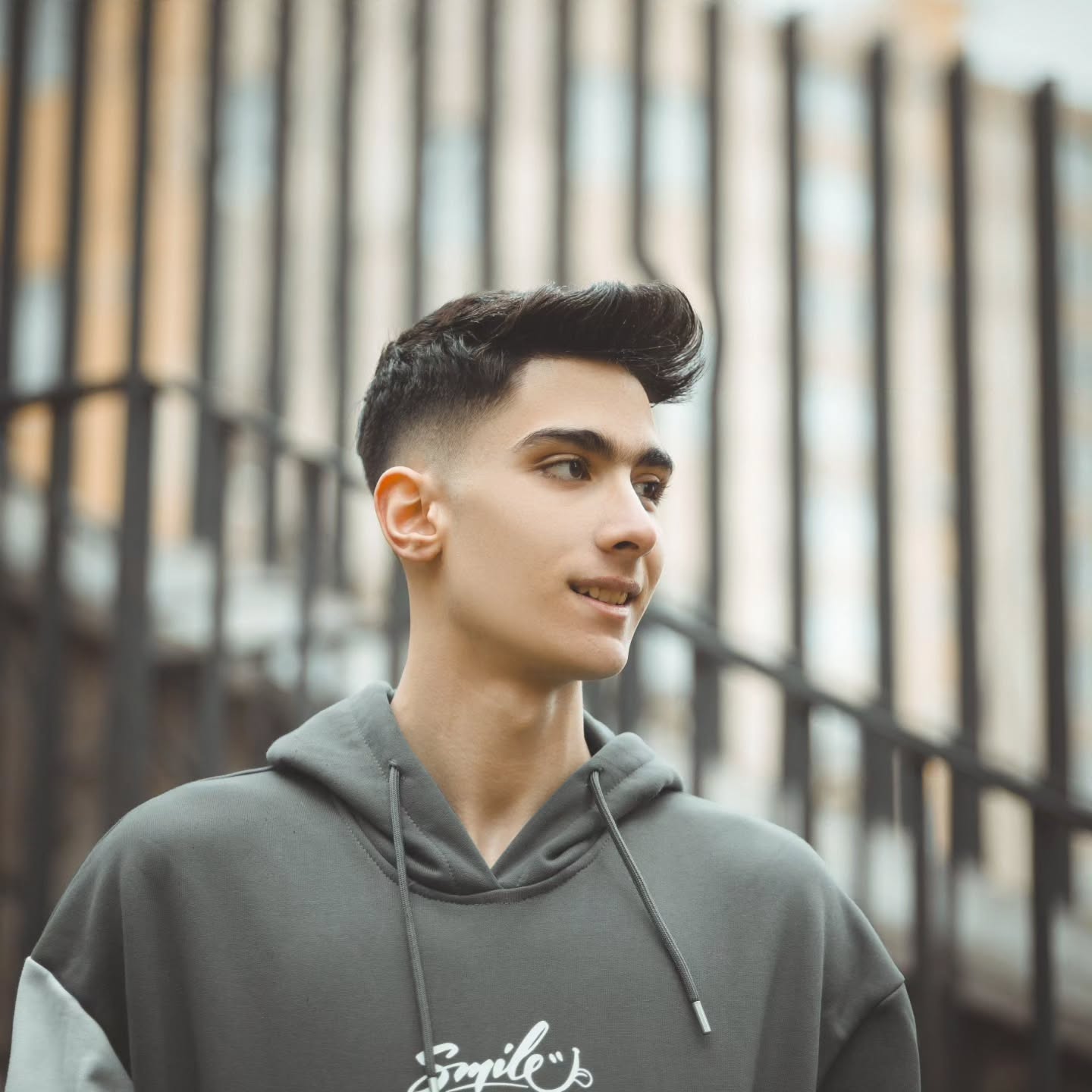 عکس پروفایل پویا آریاخواه