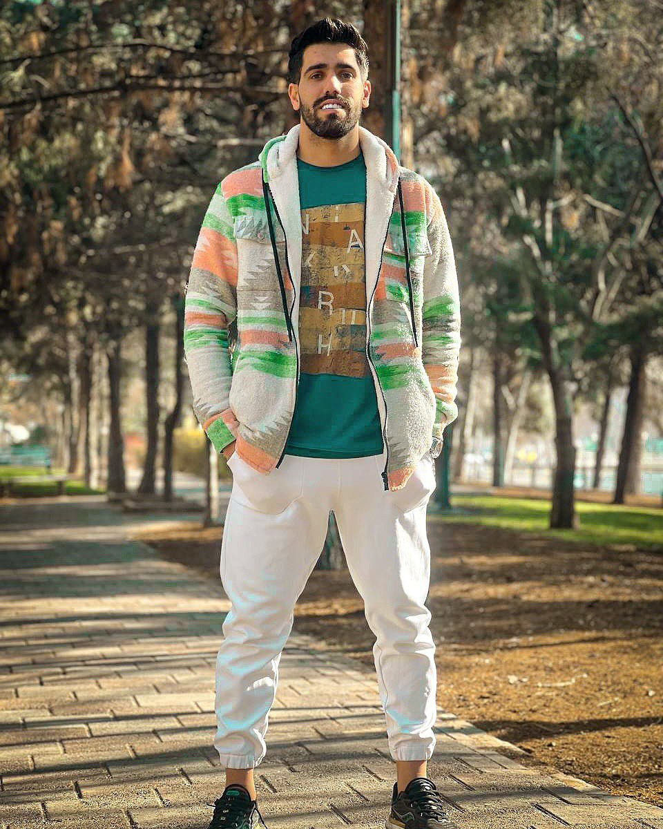 مهدی رستمی‌ها چه کسی هست 