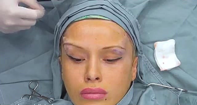 عکس کشیدن ابرو با نخ