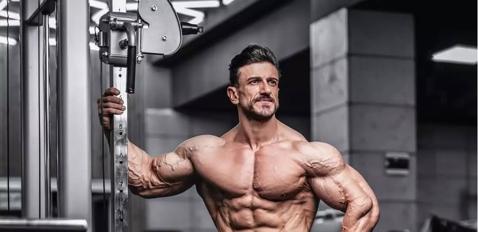 عکس میثم اسکندری بدنساز