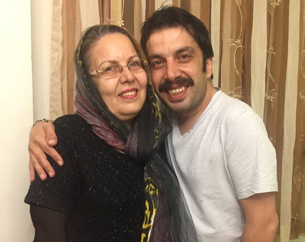 عباس جمشیدی‌فر و مادرش